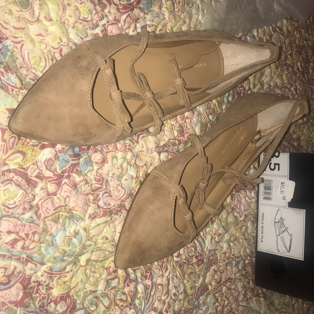 Flat shoes